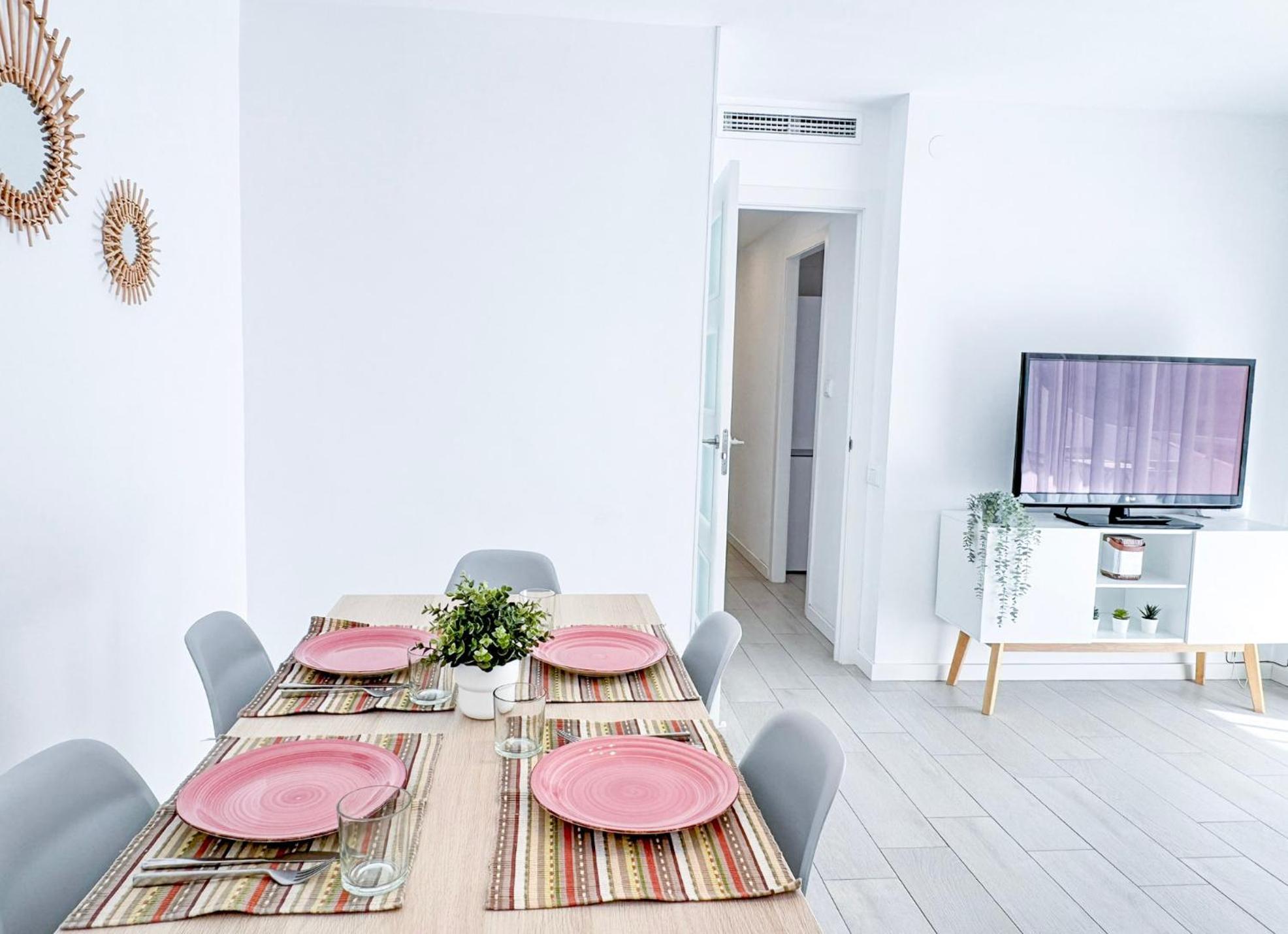 Nuevo, A 70 Metros De La Playa Y Con Vistas Al Mar Apartment *